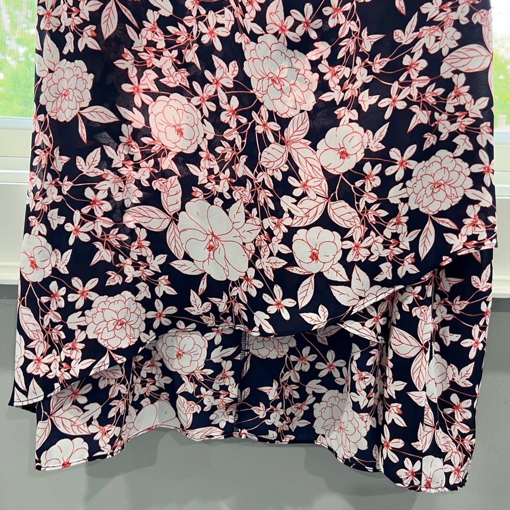 Banana Republic Pink Floral Dress on Navy - Picture 5 of 10